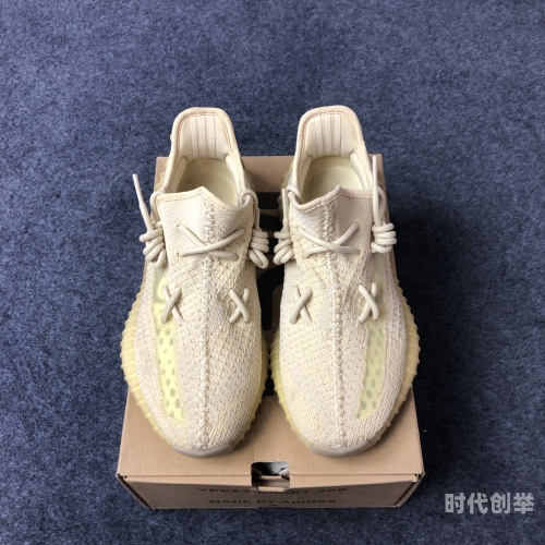 YEEZY350V1亚洲YEEZY 350 V1，亚洲潮流的独特诠释