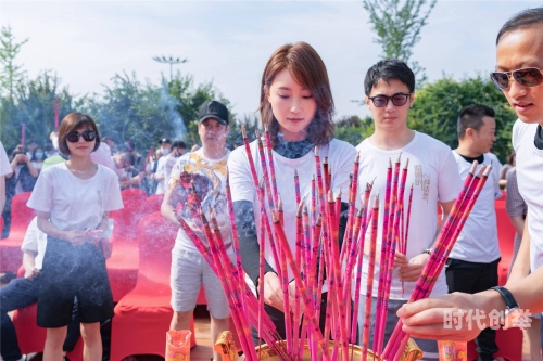 秦先生第15部大战白富美秦先生第15次挑战，与白富美之间的激烈对决